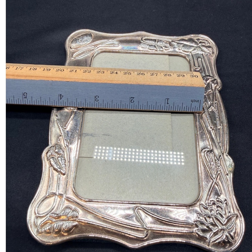 Art Nouveau Style Silver Tone Floral Embossed Picture Frame 3.5x5 Scalloped - Picture 3 of 5